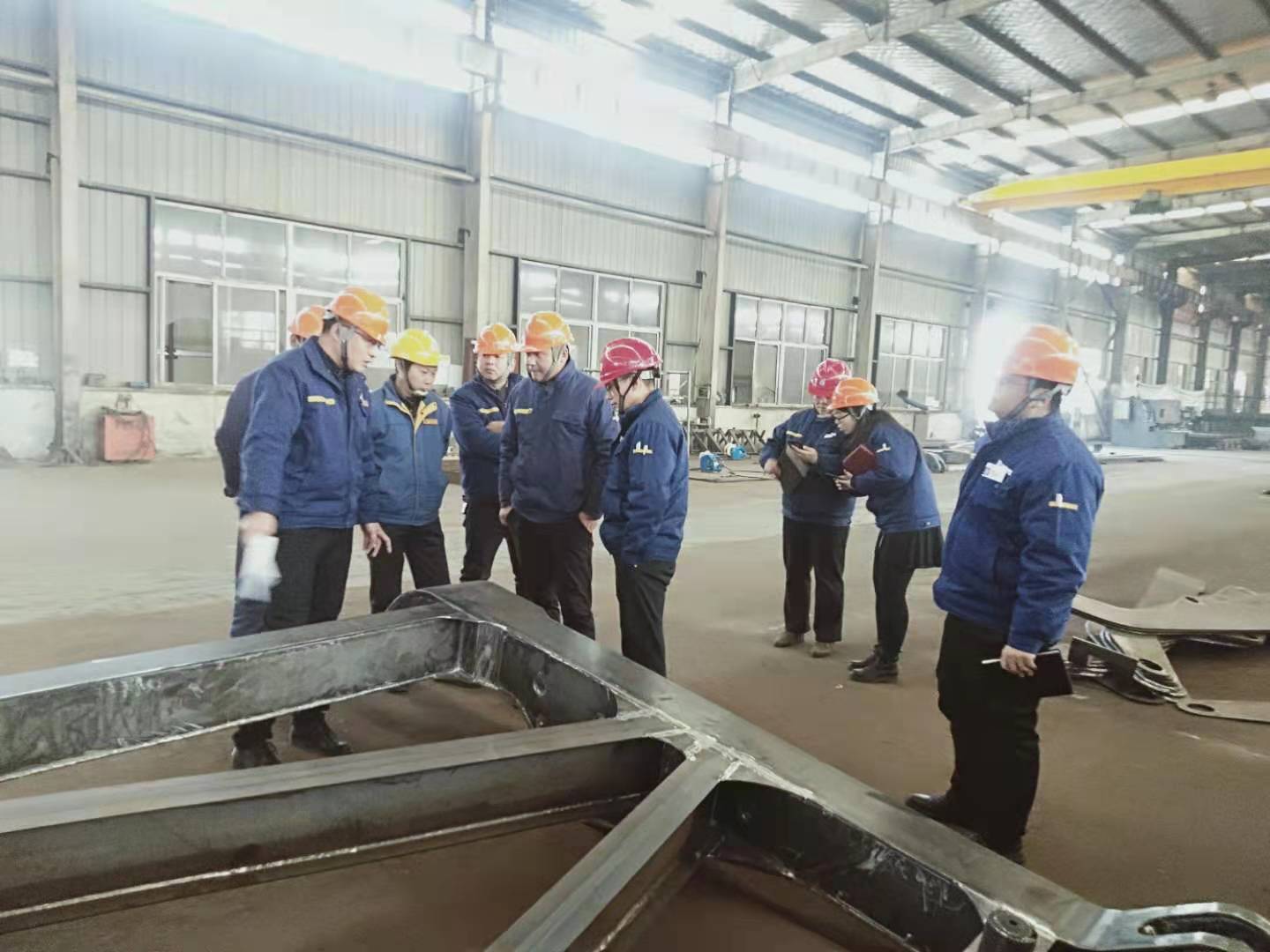 Warmly welcome the leaders of XCMG Group to come to our factory to guide the production of steel str