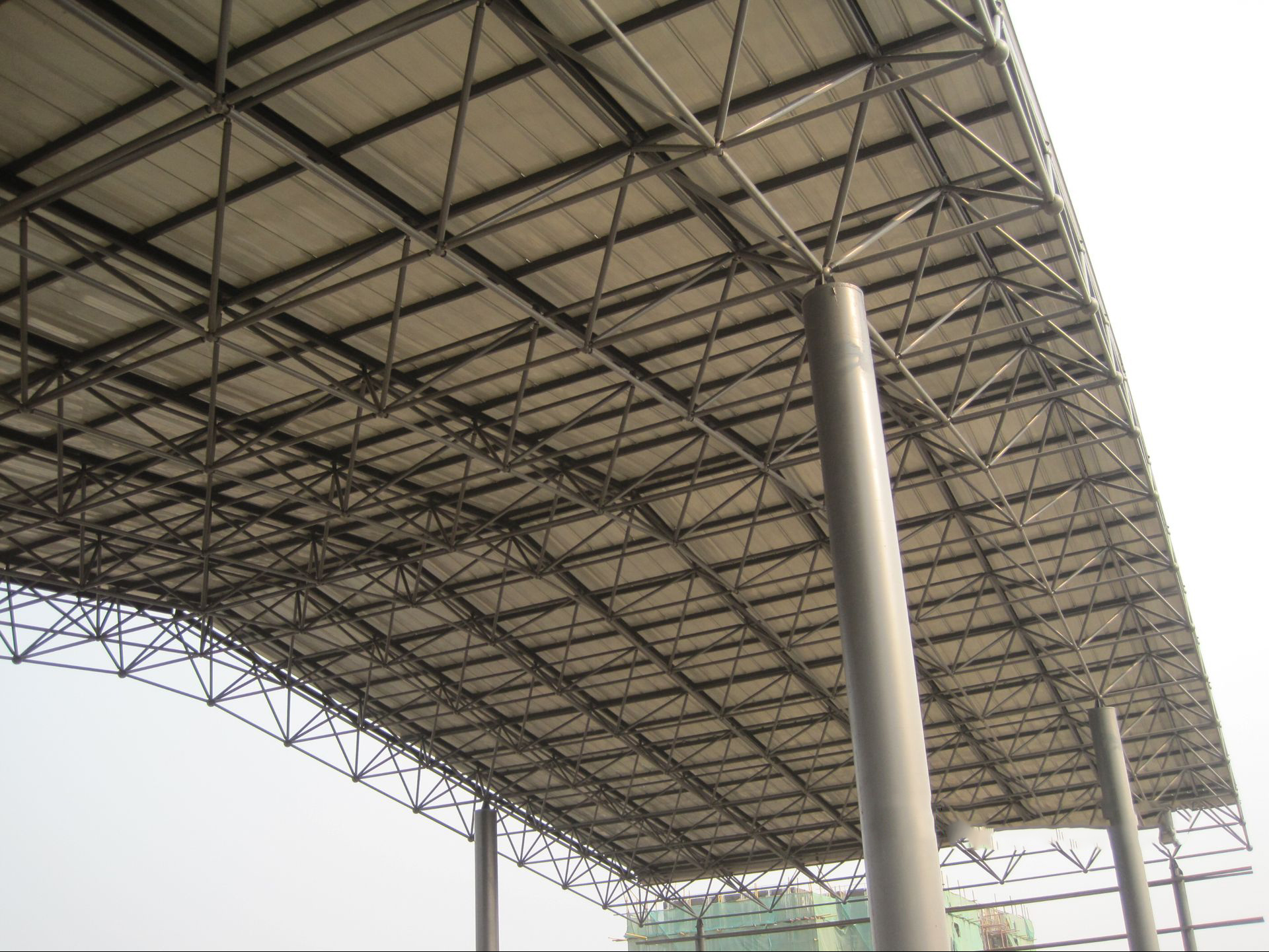 網架結構最大跨度